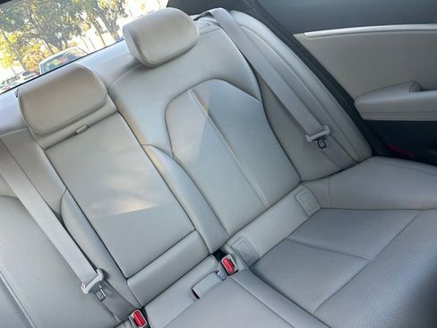 Used 2023 Genesis G70 2.0T image 14