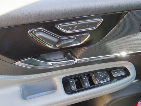 Used 2022 Lincoln Corsair Reserve w/ Equipment Group 201A image 14