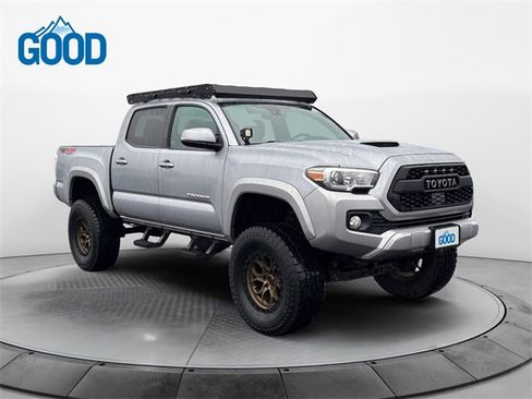 Used 2020 Toyota Tacoma TRD Sport image 7