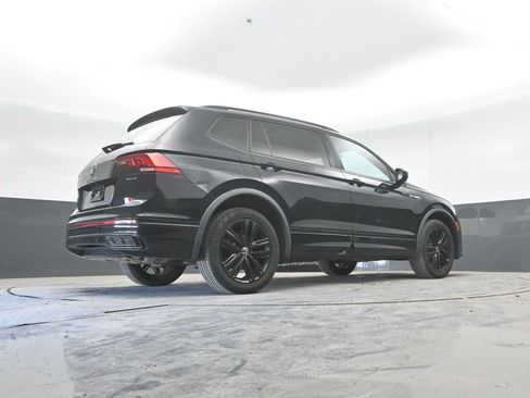 Used 2022 Volkswagen Tiguan SE R-Line AWD/4WD image 57