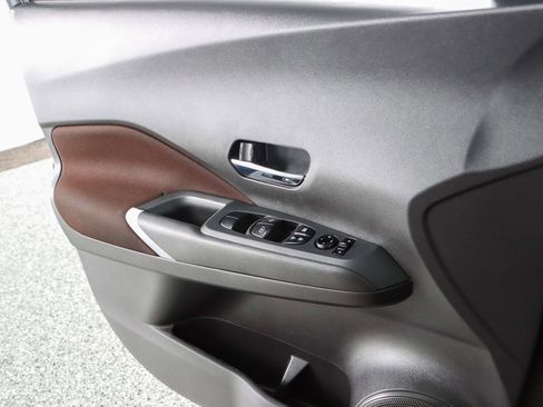 Used 2021 Nissan Kicks SR image 21