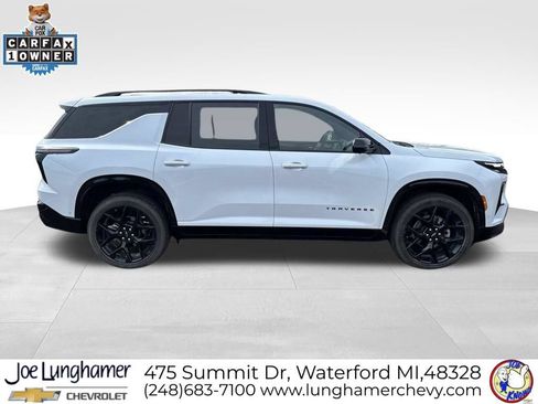 Used 2026 Chevrolet Traverse RS w/ LPO, Floor Liner Package AWD/4WD image 2