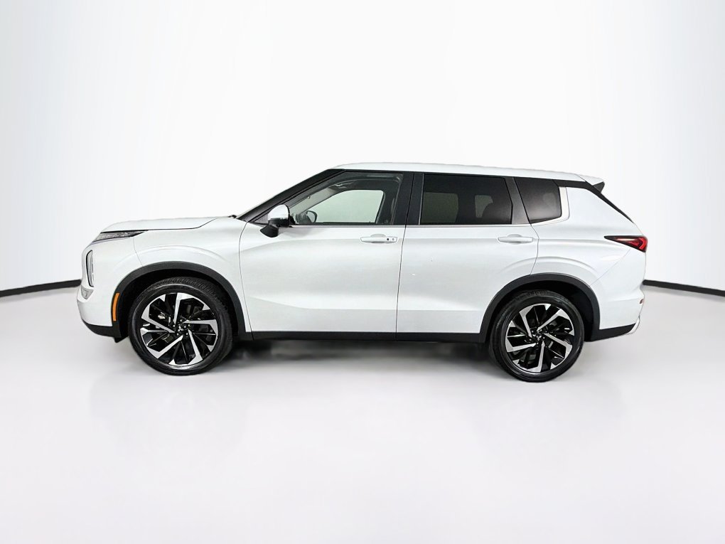 Used 2023 Mitsubishi Outlander SE FWD image 6
