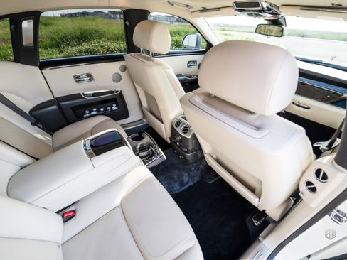Used 2016 Rolls-Royce Ghost image 29