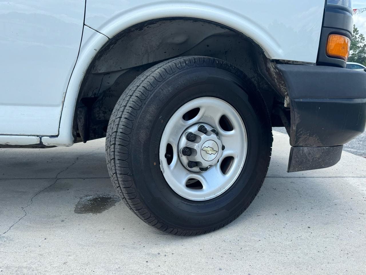 Used 2021 Chevrolet Express 2500 RWD image 27