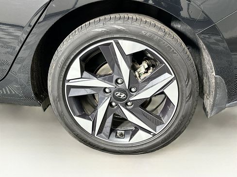 Used 2023 Hyundai Elantra SEL w/ Convenience Package FWD image 11
