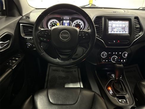 Used 2020 Jeep Cherokee Altitude image 11