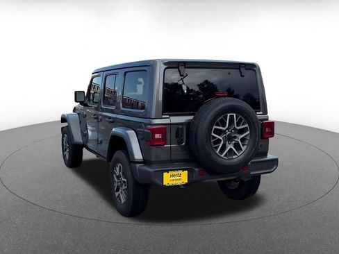 Used 2025 Jeep Wrangler Unlimited Sahara AWD/4WD image 9