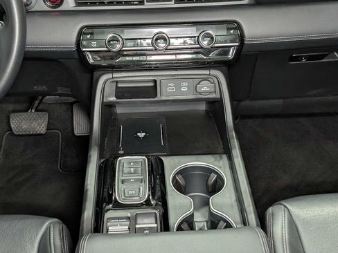 Used 2024 Honda Pilot Touring image 20