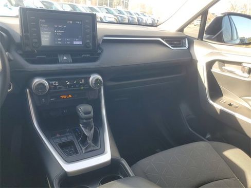 Used 2019 Toyota RAV4 XLE image 11