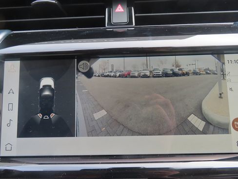 Used 2023 Land Rover Discovery Sport S image 34