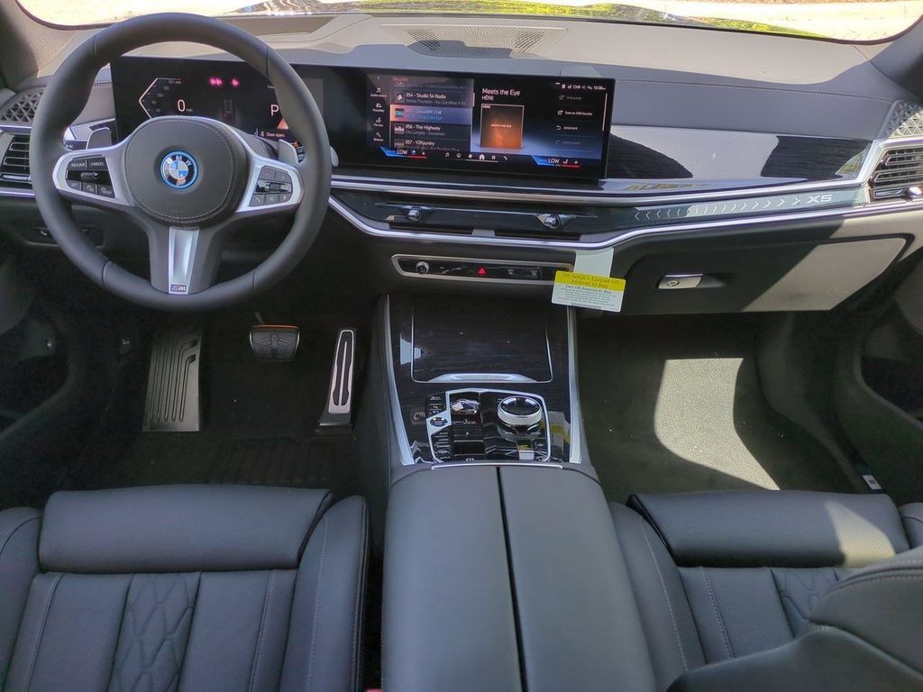New 2026 BMW X5 xDrive50e w/ Executive Package AWD/4WD image 15