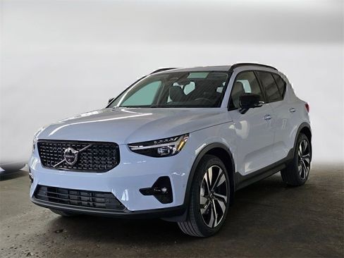 New 2026 Volvo XC40 B5 Ultra w/ Climate Package image 7
