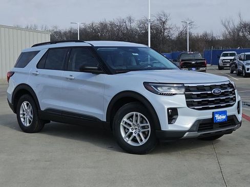 New 2026 Ford Explorer Active w/ Active Comfort Package image 2