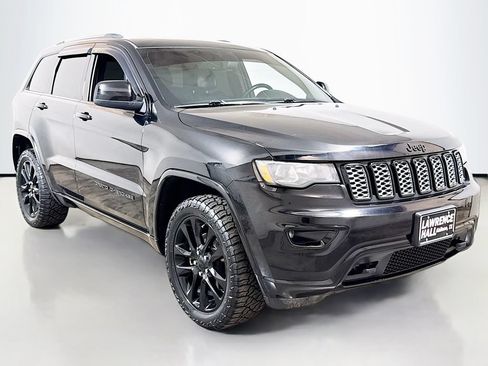Used 2020 Jeep Grand Cherokee Altitude AWD/4WD image 3
