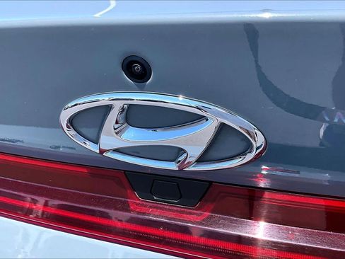 Used 2023 Hyundai Elantra Blue FWD image 30