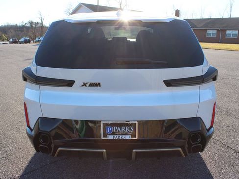 New 2023 BMW XM image 7