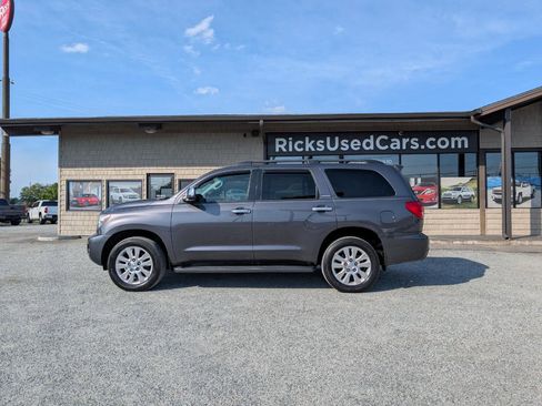 Used 2014 Toyota Sequoia Platinum RWD image 11