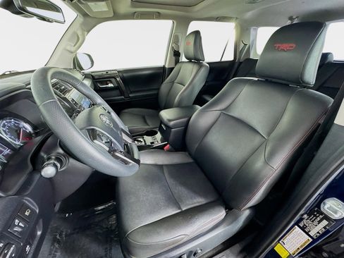 Used 2020 Toyota 4Runner 4WD image 11
