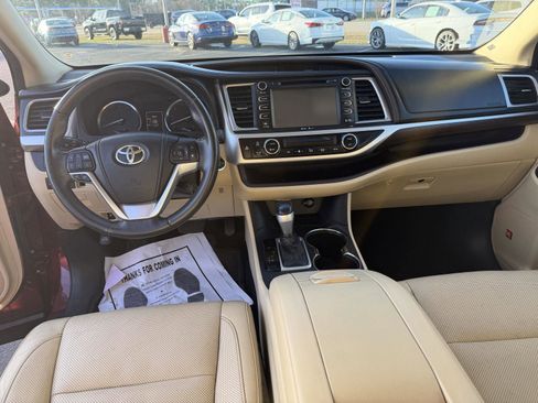Used 2015 Toyota Highlander Limited image 15