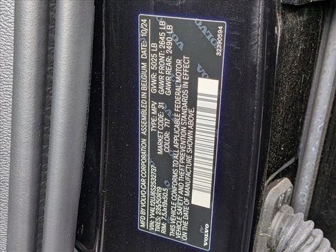 New 2025 Volvo XC40 B5 Core w/ Protection Package Premier image 20