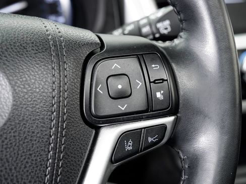Used 2018 Toyota Highlander SE AWD/4WD image 13