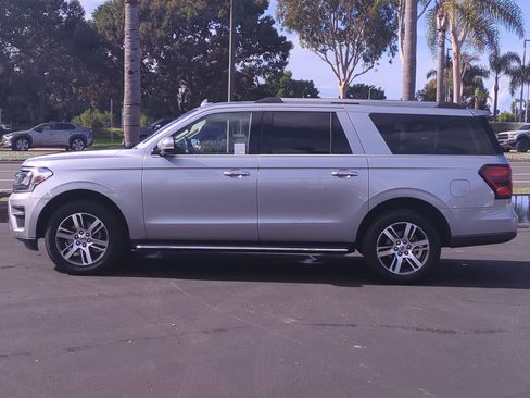 Used 2023 Ford Expedition Max Limited image 9