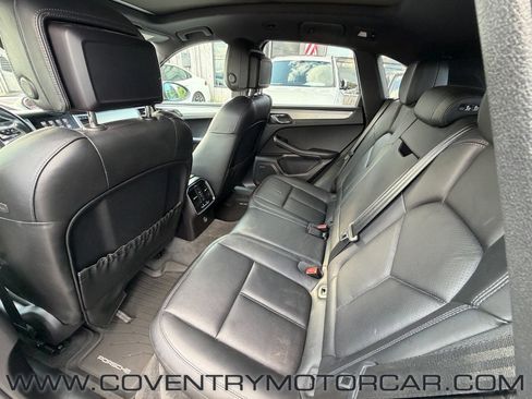Used 2017 Porsche Macan S AWD/4WD image 31