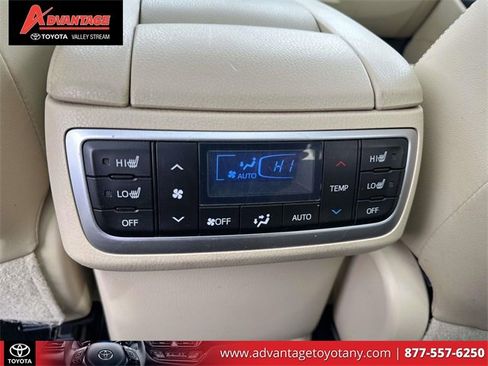 Used 2015 Toyota Highlander Limited Platinum image 16