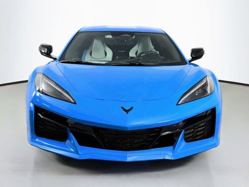 Used 2025 Chevrolet Corvette Z06 RWD image 2