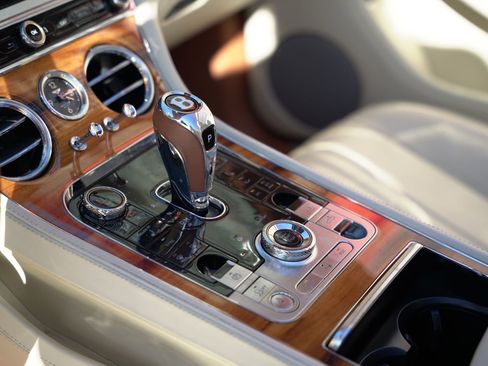 Used 2020 Bentley Continental GT image 9