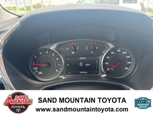 Used 2023 Chevrolet Equinox Premier FWD image 16