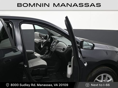 Used 2022 Chevrolet Equinox LS w/ LS Convenience Package image 9