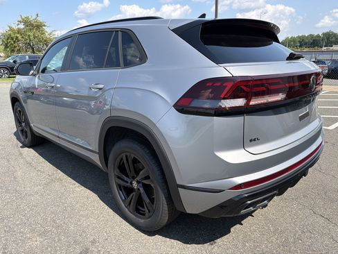 New 2026 Volkswagen Atlas Cross Sport SEL R-Line AWD/4WD image 6
