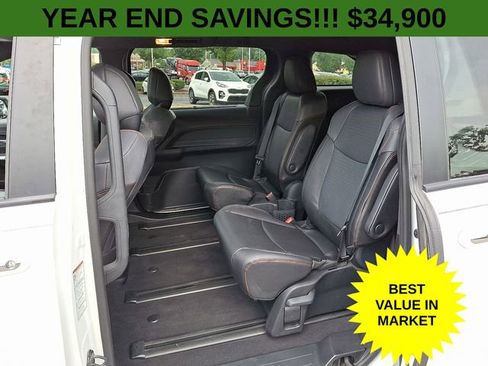 Used 2023 Toyota Sienna XSE image 12
