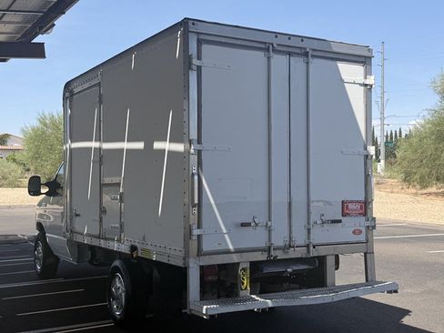 Used 2010 Ford E-350 and Econoline 350 Super Duty RWD image 14