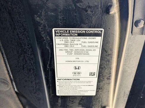 Used 2025 Honda Pilot Elite image 23