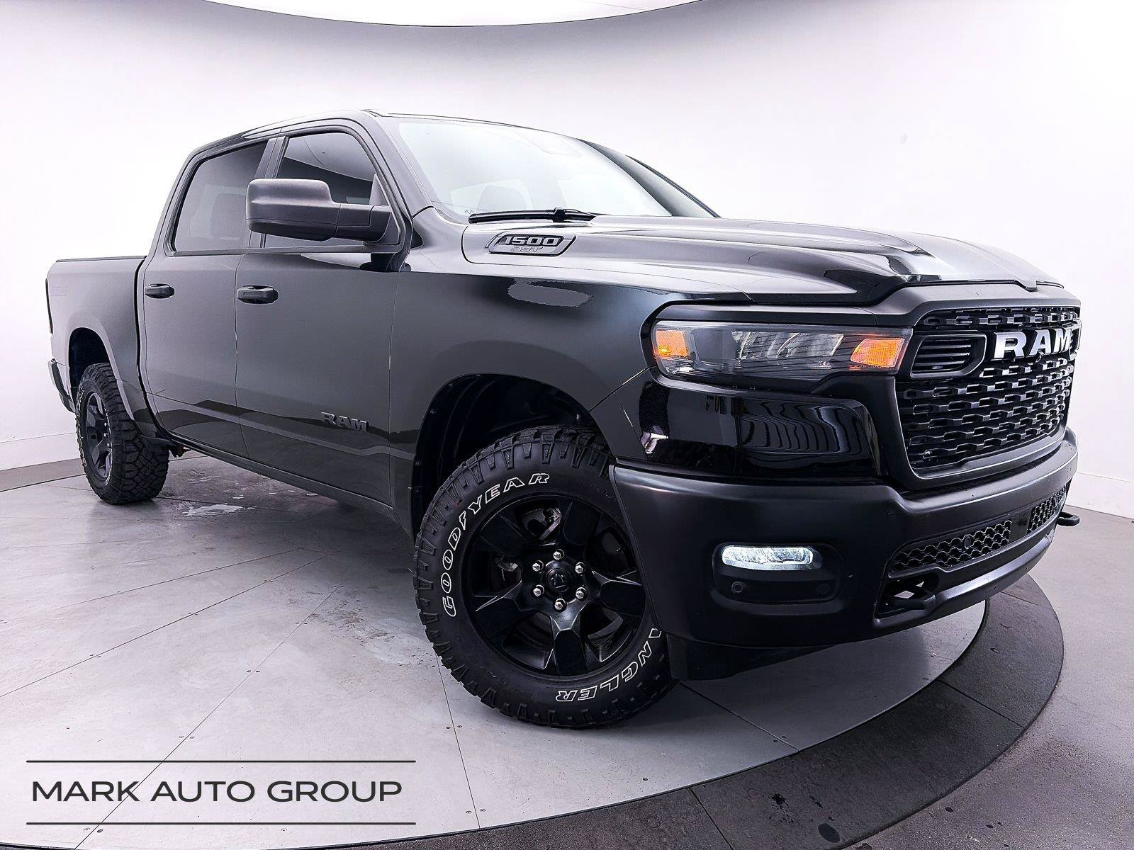 Used 2025 RAM 1500 Warlock AWD/4WD image 1