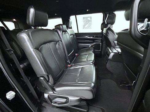 Used 2023 Jeep Wagoneer L 4WD w/ HD Trailer Tow Package image 18