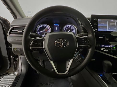 Used 2022 Toyota Camry LE image 18