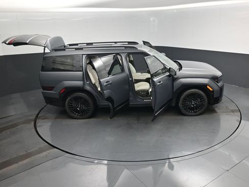 Used 2025 Hyundai Santa Fe Calligraphy image 18