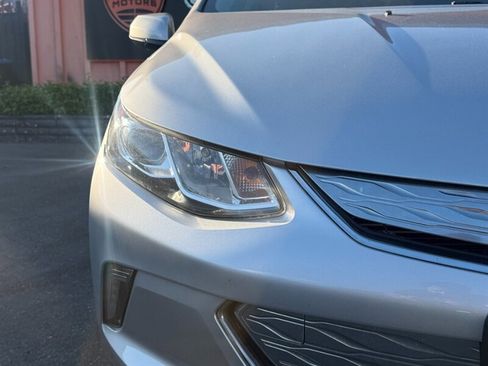 Used 2017 Chevrolet Volt LT FWD image 2