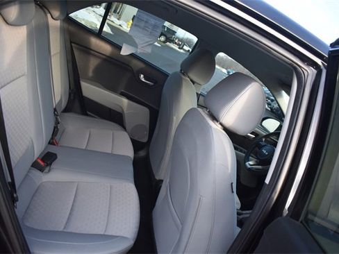 Used 2022 Kia Rio S image 13