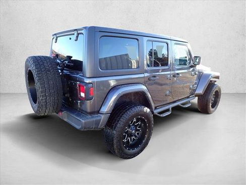 Used 2019 Jeep Wrangler Unlimited Sahara image 4
