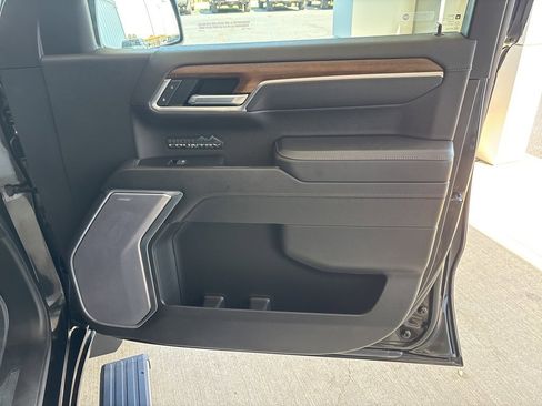 Used 2022 Chevrolet Silverado 1500 High Country w/ High Country Premium Package image 43