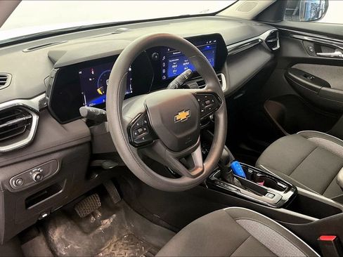 Used 2024 Chevrolet TrailBlazer LS w/ LS Convenience Package FWD image 13