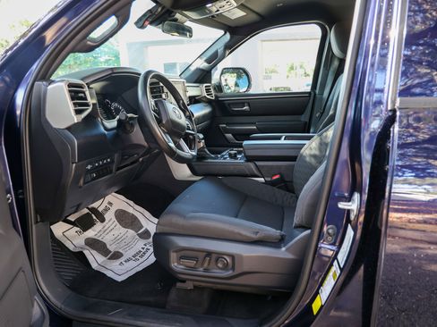 Used 2025 Toyota Tundra SR5 AWD/4WD image 31