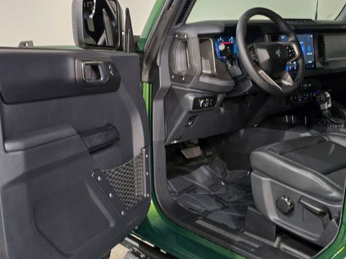 New 2025 Ford Bronco Badlands w/ Sasquatch Package AWD/4WD image 14