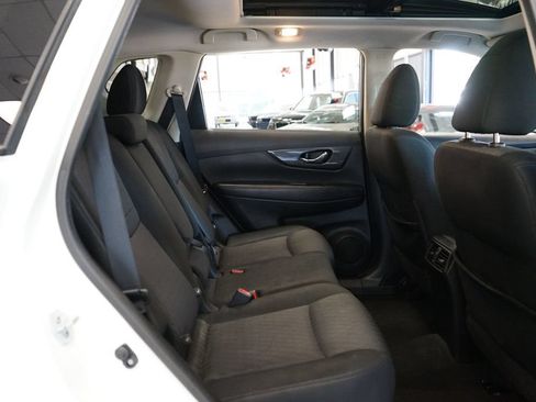 Used 2017 Nissan Rogue SV AWD/4WD image 14