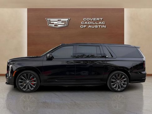 Certified 2025 Cadillac Escalade ESV V AWD/4WD image 2
